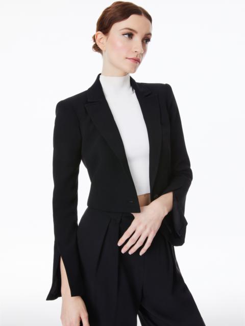Alice + Olivia BREANN CROPPED BLAZER