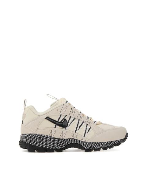 Nike Air Humara contrast-sole sneakers