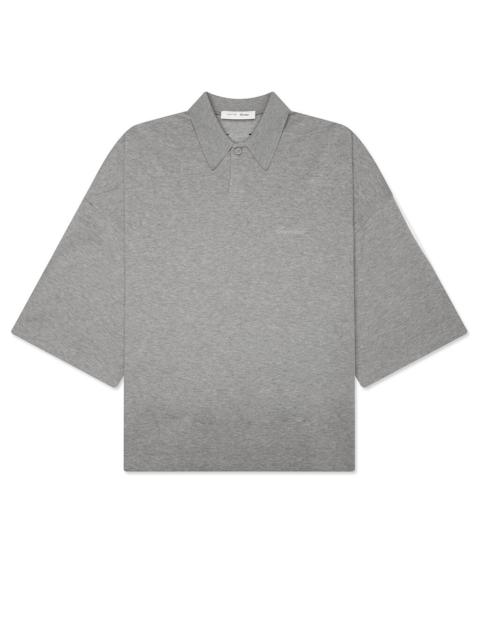 ESSENTIALS PIQUE SIGNATURE 90S CROPPED POLO - CONCRETE HEATHER