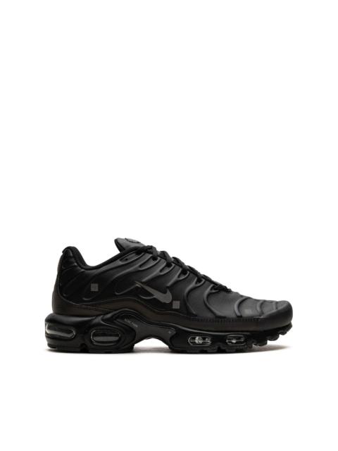 Nike Nike Air Max Plus Triple Black | stockx | REVERSIBLE