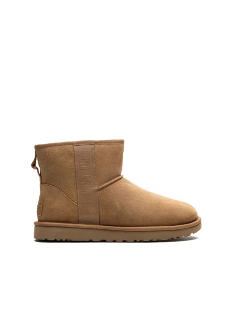 UGG logo-tape ankle boots