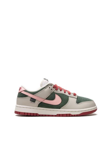 Dunk Low SE "All Petals United" sneakers