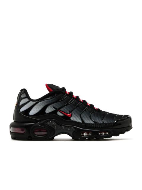 Nike AIR MAX PLUS 'BLACK GRADIENT RED'