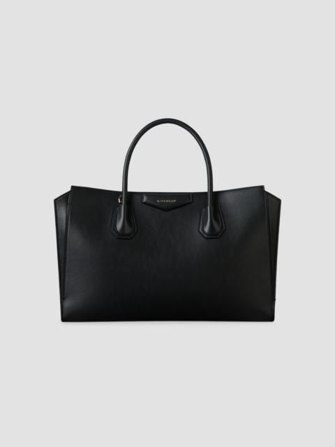 Givenchy Women's Medium Antigona Catchall Top Handle Bag in Shiny Grained Leather - Black