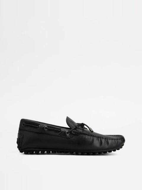 TOD'S CITY GOMMINO DRIVING SHOES IN LEATHER - BLACK
