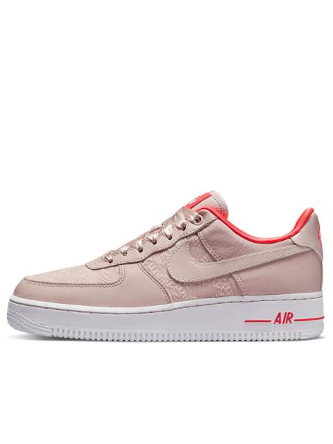 Nike (WMNS) Nike Air Force 1 '07 'Fossil Stone Laser Crimson' DQ7782-200