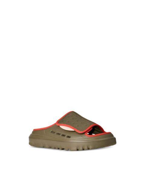 UGG PeakMod slides
