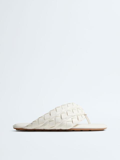 Bottega Veneta Salsa Flat Thong