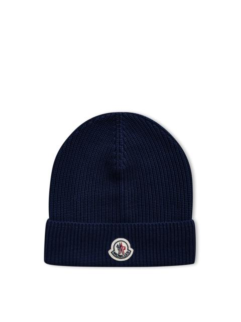 BRAND PATCH RIBBED KNIT BEANIE
