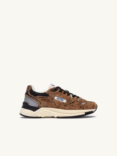 AUTRY HYPERWAY SNEAKERS IN SAND, EVY LEOPARD AND BLACK SUEDE