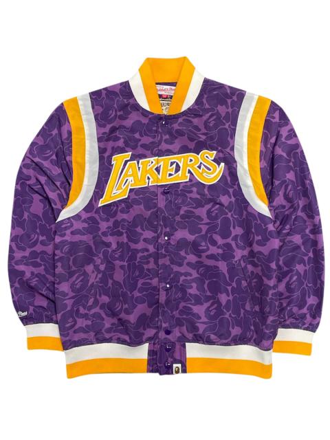 A BATHING APE® Mitchell & Ness Lakers Warm Up Jacket "Purple" BMNLWUJP