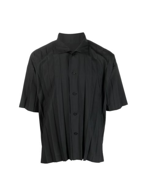 short-sleeve pleated shirt