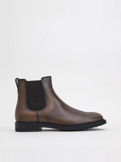 Tod's ANKLE BOOTS IN LEATHER - BROWN