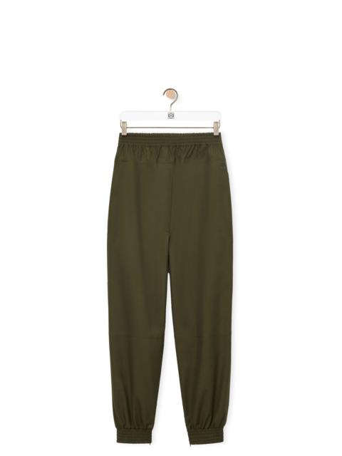 Elasticated trousers in cotton gabardine