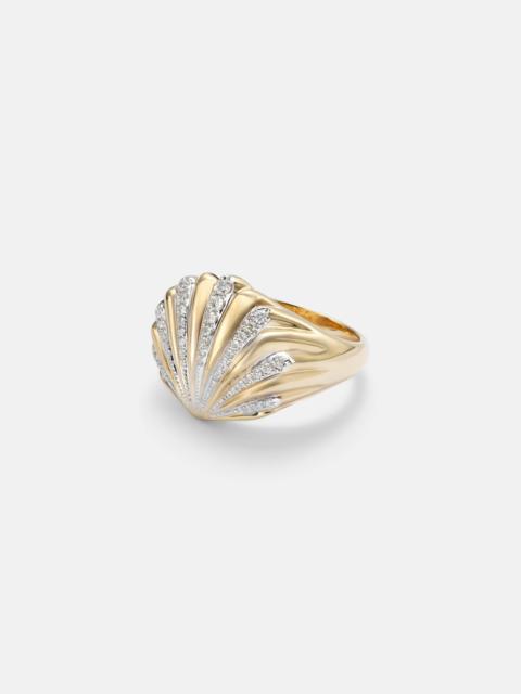 Yvonne Léon Chevalière Coquillage 18kt gold ring with diamonds