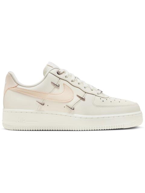 スニーカー Nike Air Force 1 Low '07 SE PRM Valentine's Day (2024) Nike Air Force 1 Low '07 SE PRM Valentine's Day (2024) (W