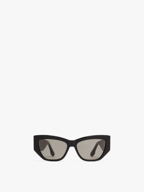 Victoria Beckham V Plaque Frame Sunglasses in Black Onesize