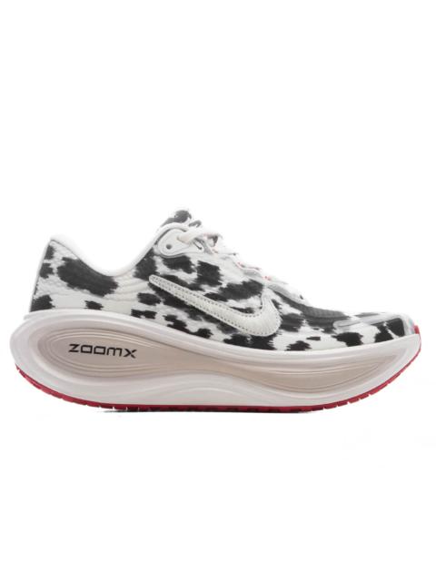Nike WOMEN'S VOMERO PLUS - SAIL/SAIL/UNIVERSITY RED/LIGHT OREWOOD BROWN