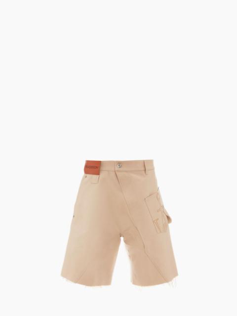 JW Anderson TWISTED CHINO SHORTS