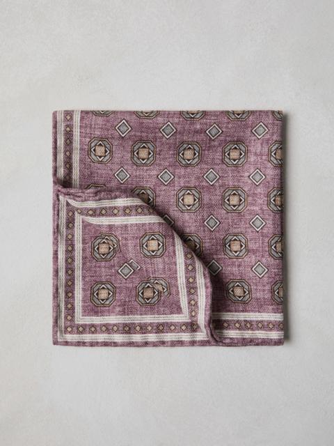 Double face silk pocket square with geometric pattern