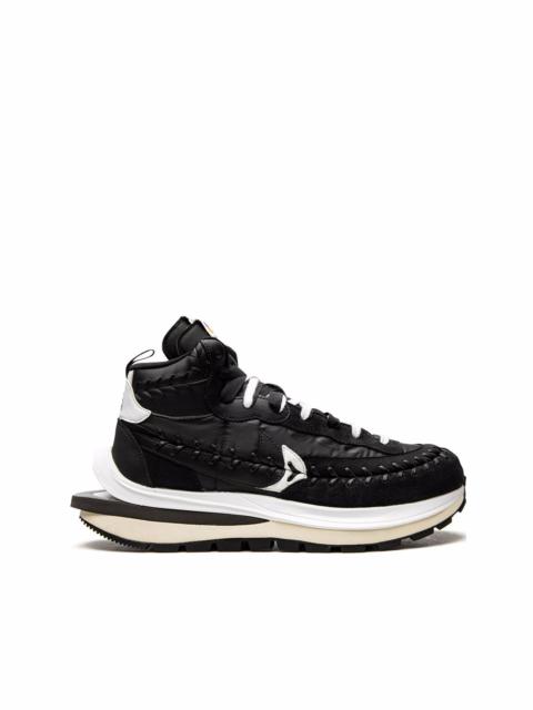 Nike 자이 x 진 폴 Gaultier VaporWaffle 스니커