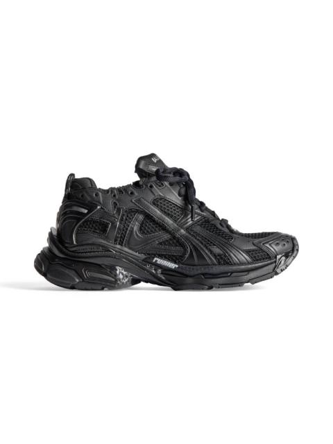 Men's Runner Sneaker in Black
