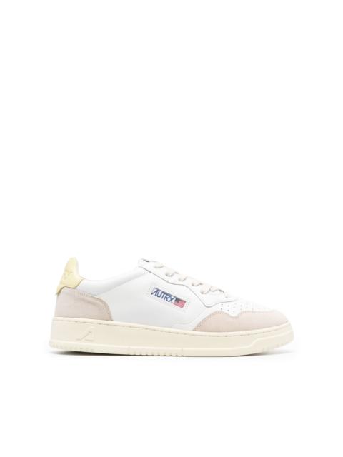 AUTRY Medalist low-top leather sneakers