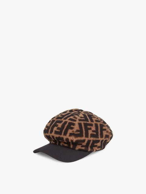 FENDI Baseball cap in brown shearling