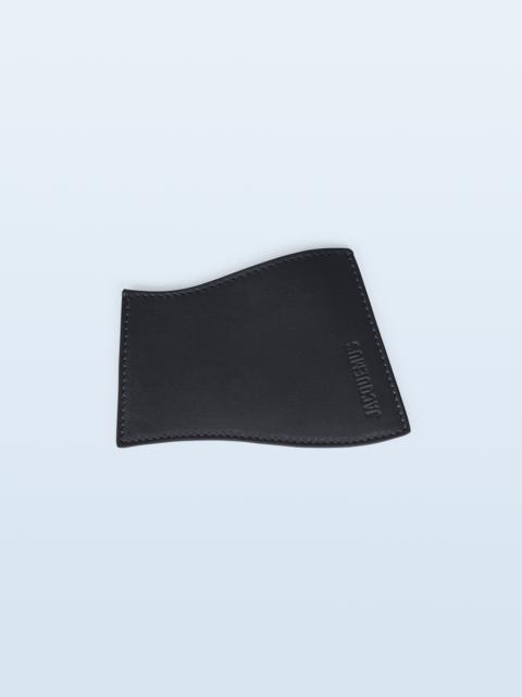 JACQUEMUS Le porte Vague