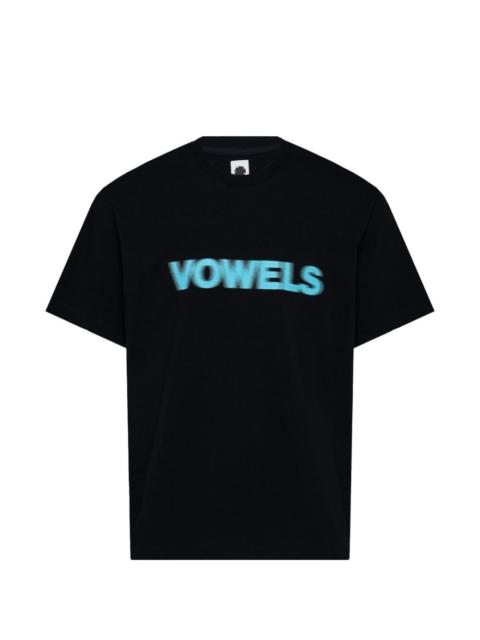 vowels Blur logo-print T-shirt