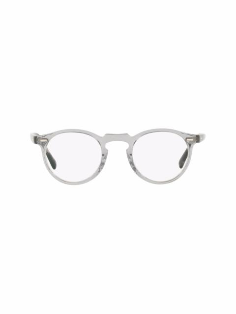 Gregory Peck round-frame glasses