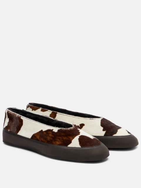 LE MONDE BÉRYL Apres Ski printed calf hair ballet flats