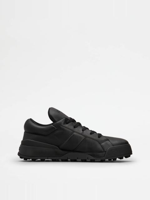 Tod's SNEAKERS IN LEATHER - BLACK