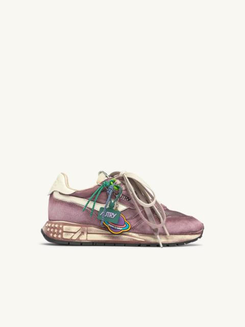 AUTRY REELWIND SUPER VINTAGE SNEAKERS IN WINDSOR WINE AND WHITE SUEDE AND NYLON