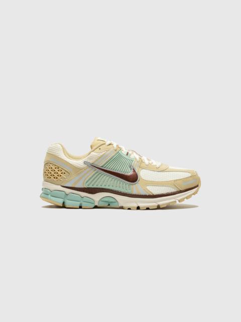 Nike ZOOM VOMERO 5 SE "TEAM GOLD"