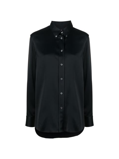 loose-fit buttoned shirt