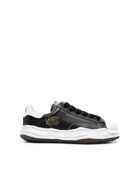 Blakey logo-patch sneakers