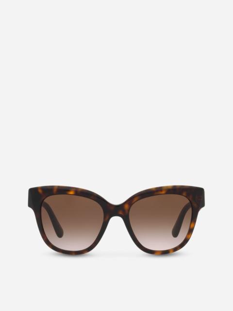 DG crossed sunglasses