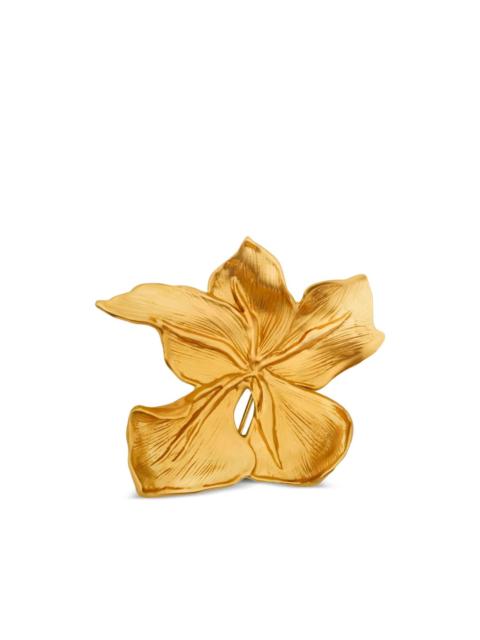 Oscar de la Renta flower brooch