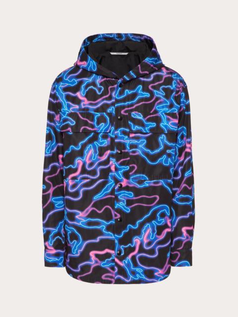 HOODED SHIRT JACKET WITH NEON CAMOU PRINT