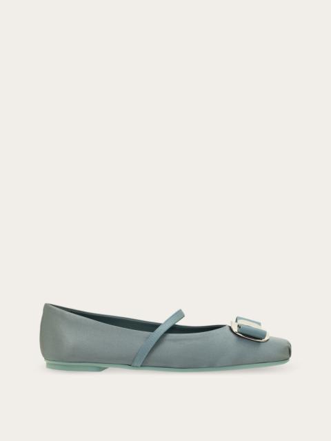 FERRAGAMO New Vara plate ballet flat