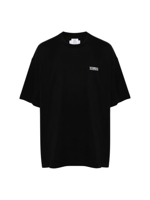 VETEMENTS embroidered-logo T-shirt