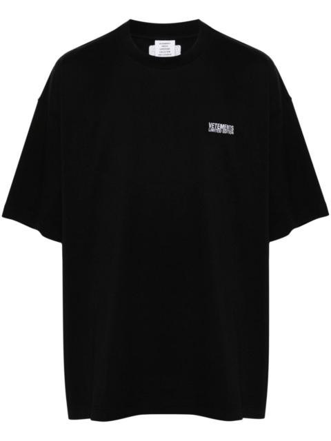 VETEMENTS embroidered-logo T-shirt