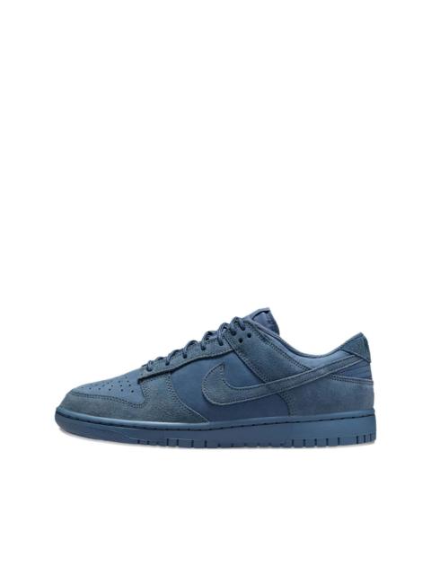 Nike Dunk Low Retro SE sneakers