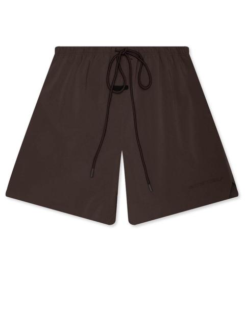 ESSENTIALS ACTIVE TRACE CLASSIC SHORT WITH SLIT - BROWN