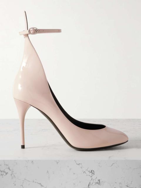 90 patent-leather pumps