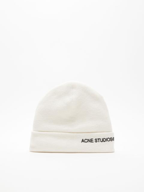 Acne Studios Embroidered logo beanie - Off white
