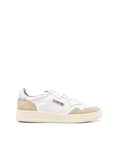 Medalist low sneakers