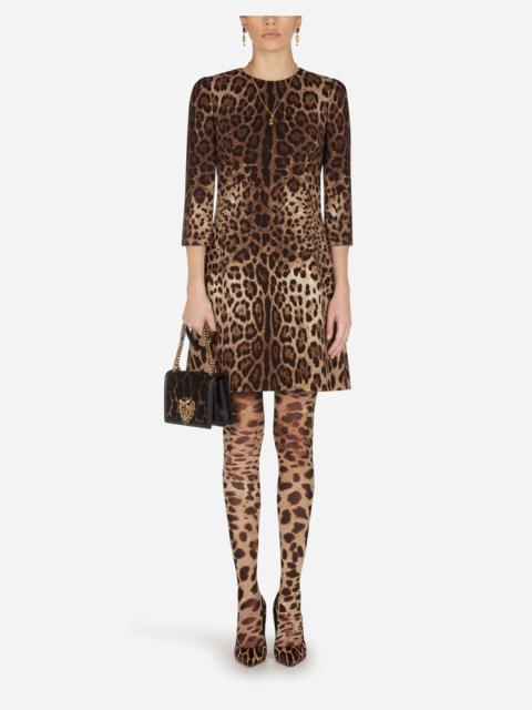 Short leopard print dress in double crêpe