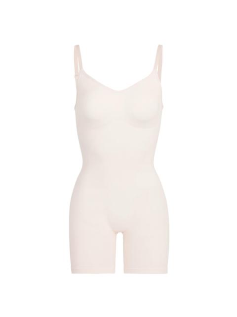 SKIMS Women's Seamless Sculpt Mid Thigh Bodysuit - Sand
